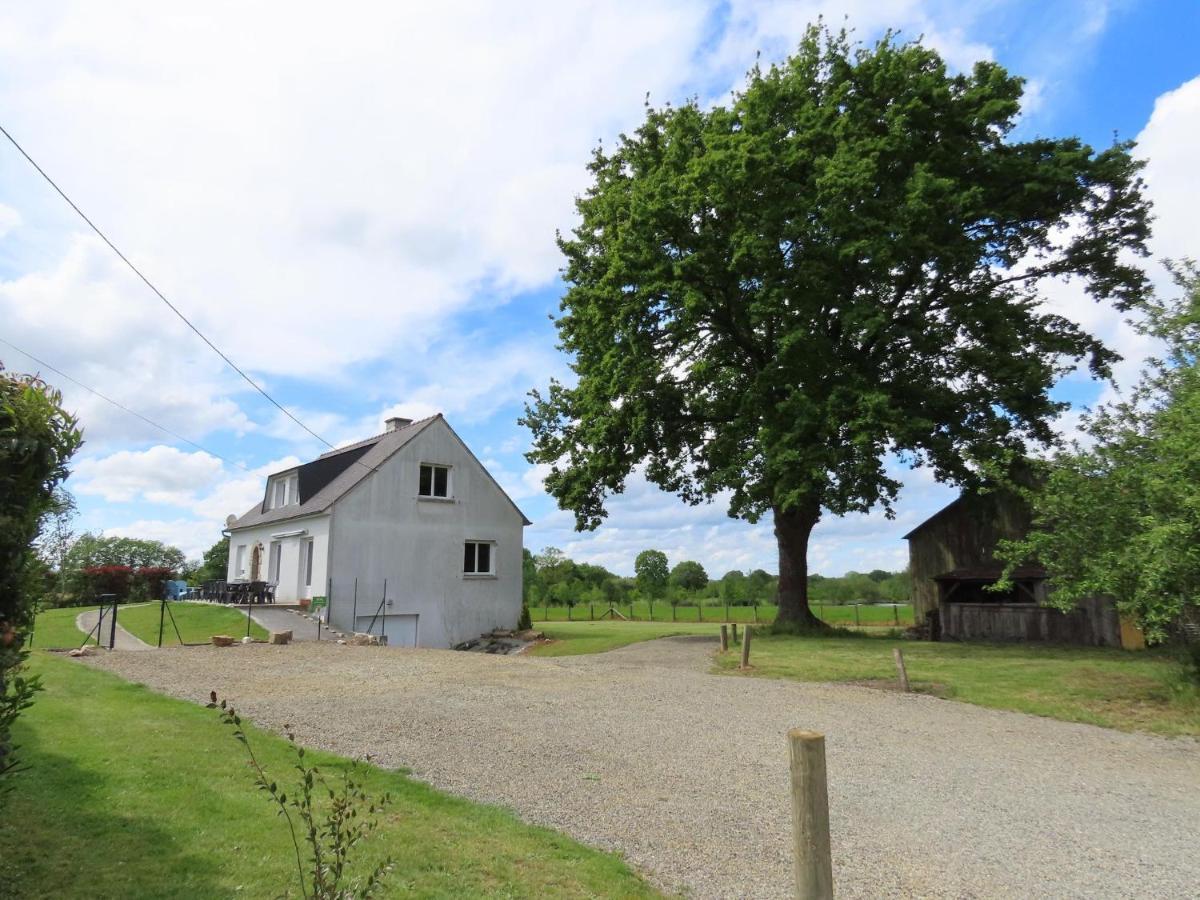 La Maison Aux Pignons Verts La Chapelle-Saint-Aubert エクステリア 写真