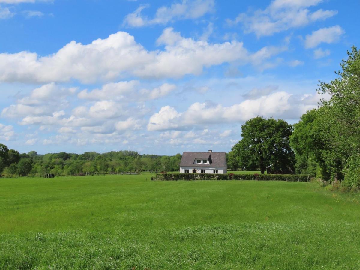 La Maison Aux Pignons Verts La Chapelle-Saint-Aubert エクステリア 写真