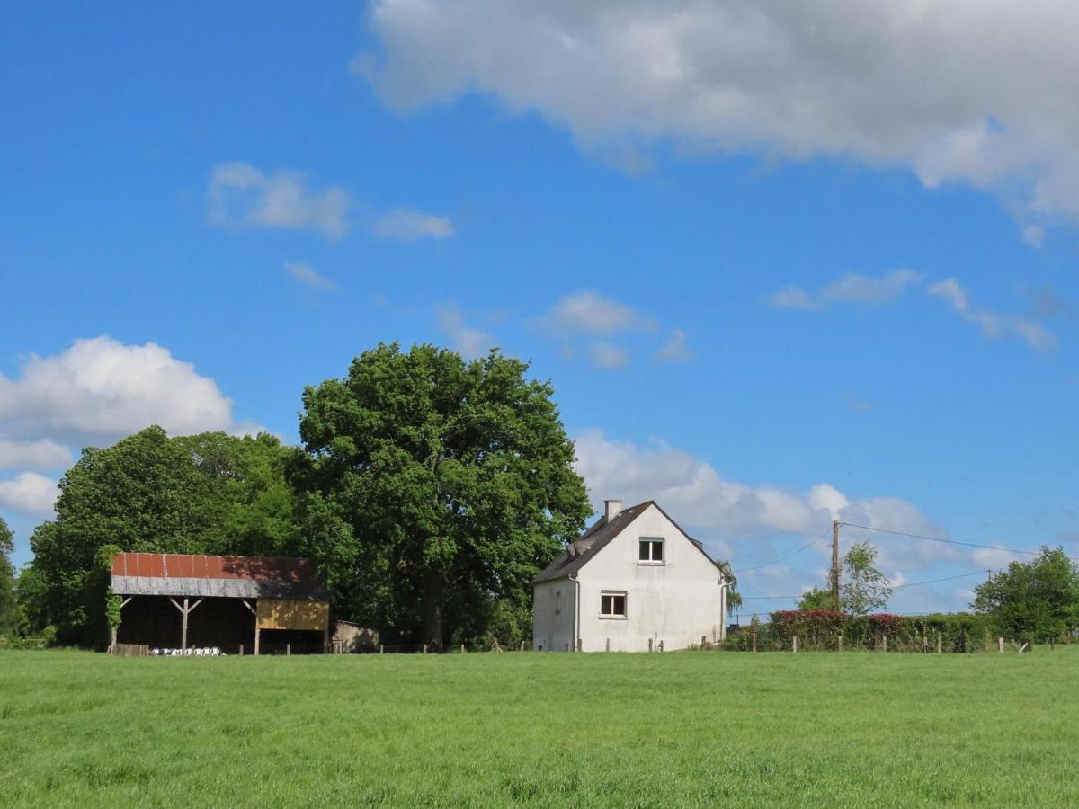 La Maison Aux Pignons Verts La Chapelle-Saint-Aubert エクステリア 写真