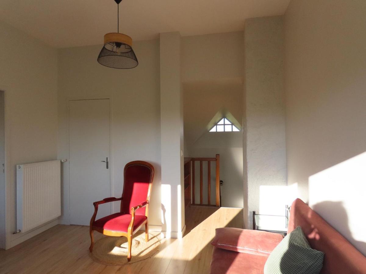 La Maison Aux Pignons Verts La Chapelle-Saint-Aubert エクステリア 写真